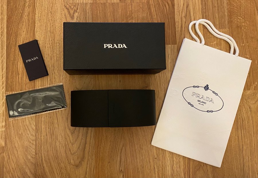 Prada glasögonfodral inkl box, påse samt tillbehör