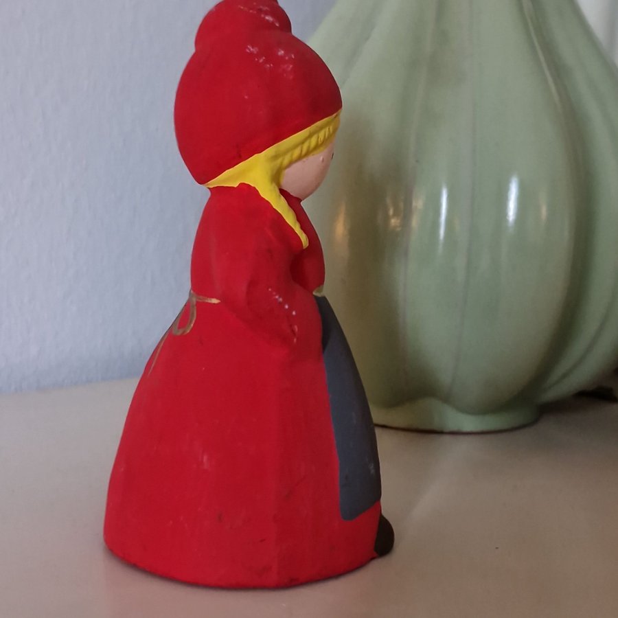 Tomte flicka, retro. Keramik