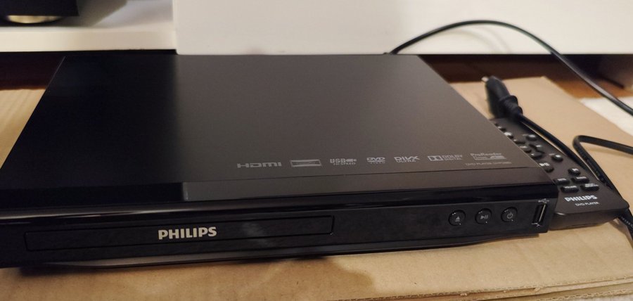 Philips DVD-spelare DVP2880 inkl fjärr, nästan nytt, 1kr