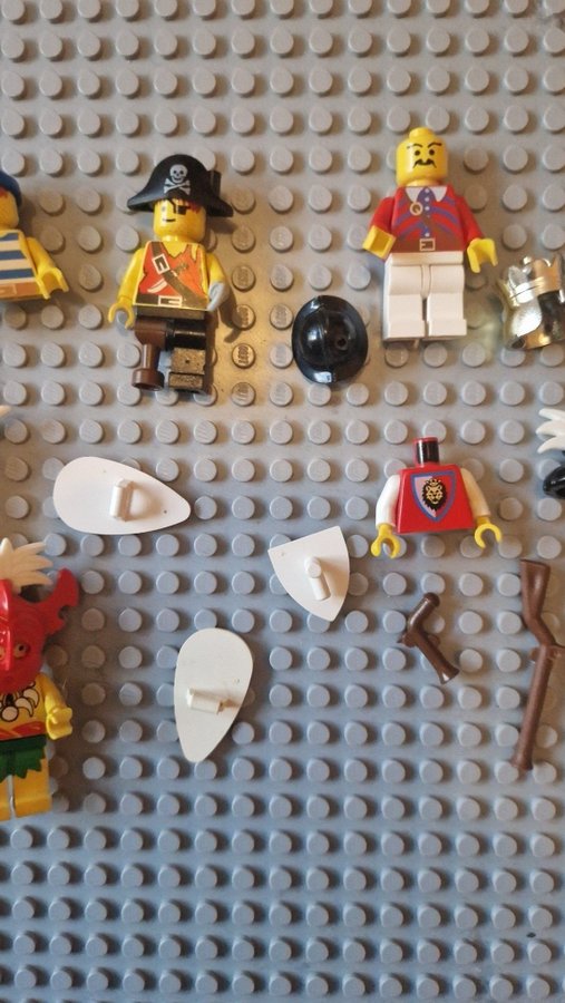 Lego Pirates figurer och delar.