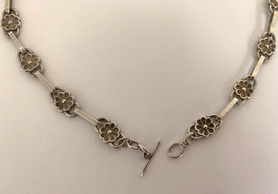 DESIGN halsband/collier med blommor i 830 silver