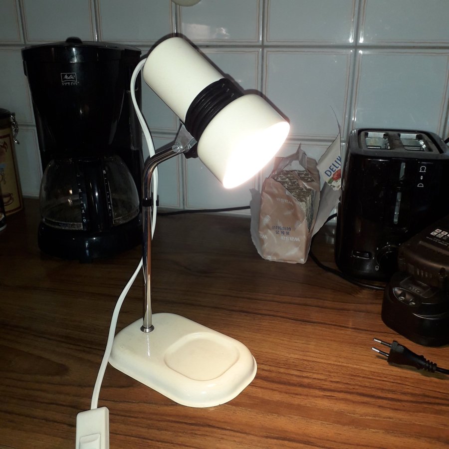 Retro NORDLUX Denmark / Bordslampa / DANMARK / plåt metall / 70-tal ?