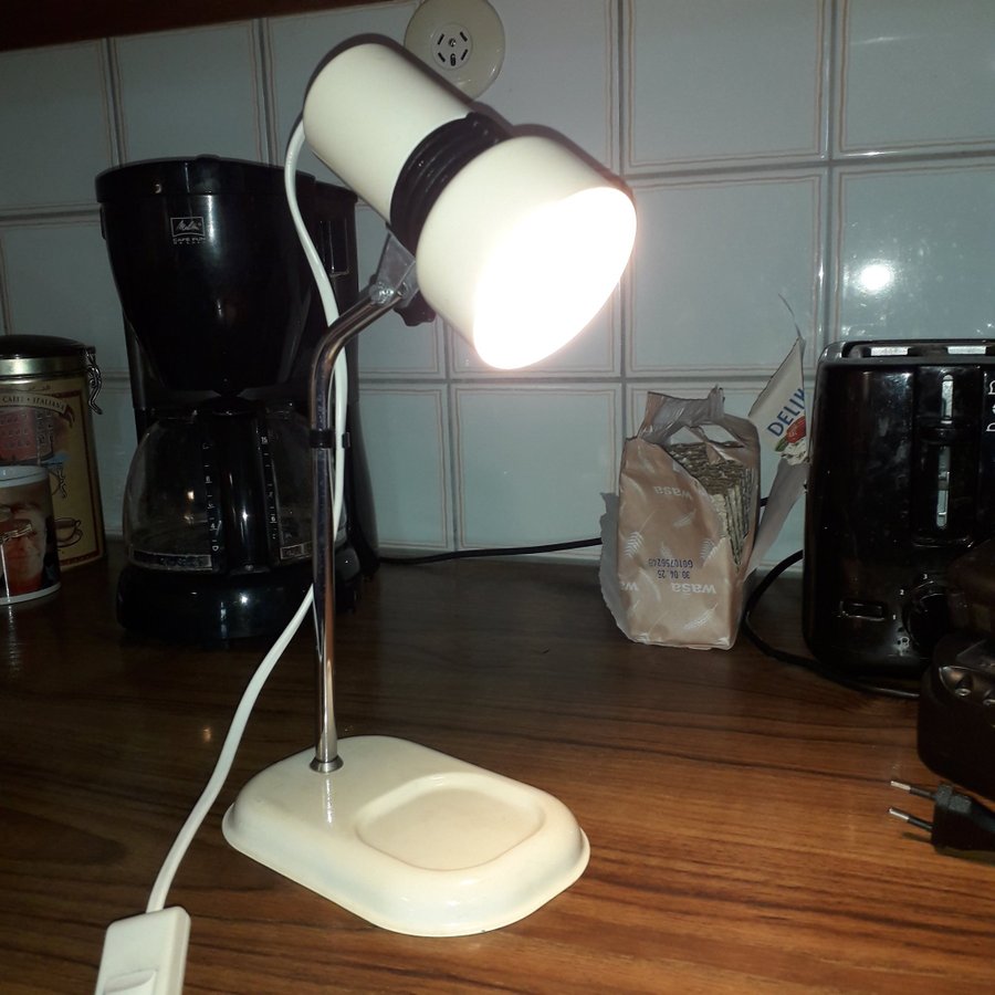 Retro NORDLUX Denmark / Bordslampa / DANMARK / plåt metall / 70-tal ?