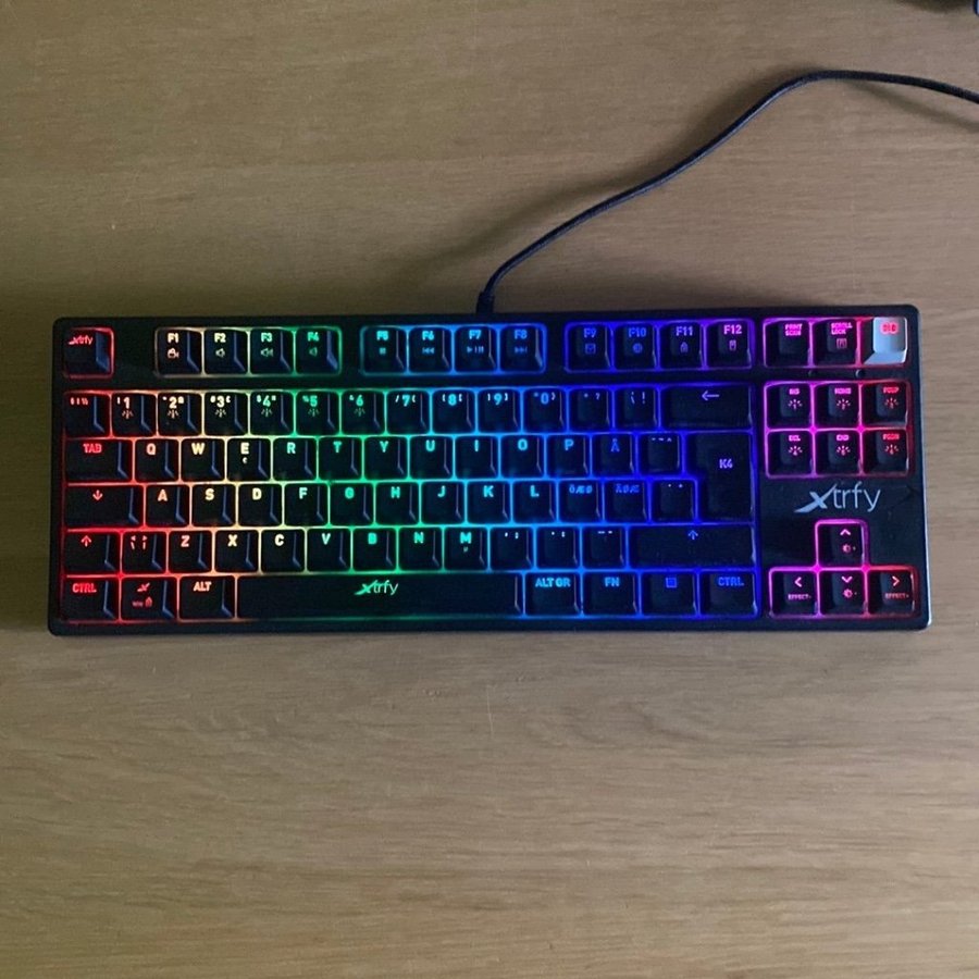 XTRFY K4 RGB TKL Gaming tangentbord