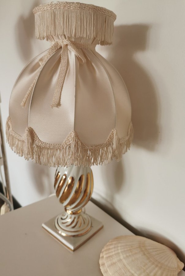 Italy bordslampa~goldwhite~Vintage tablelamp~