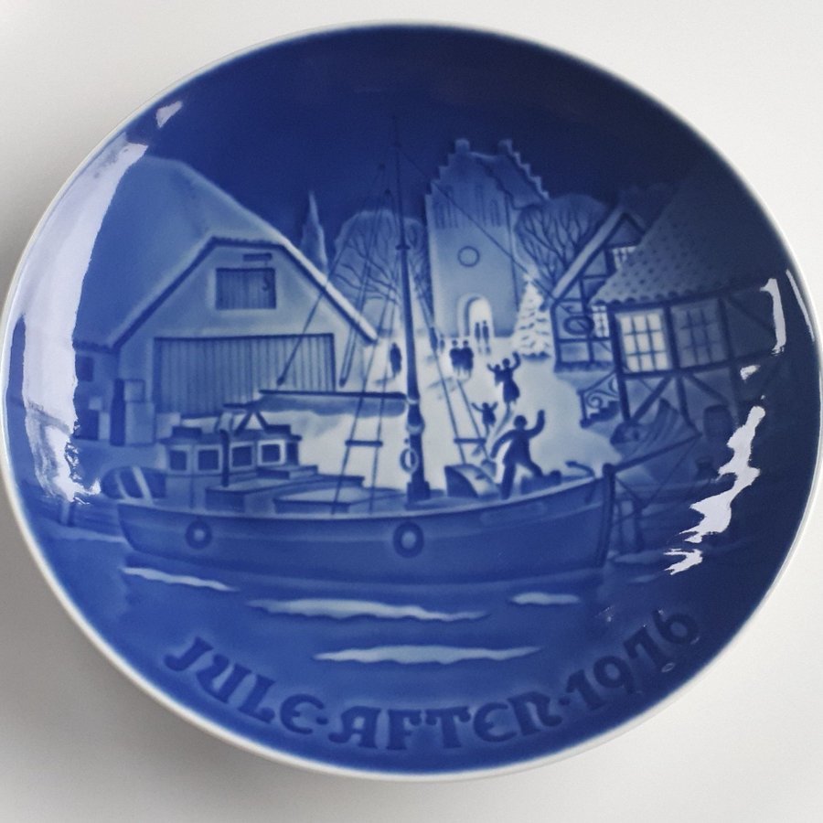 1976 Bing  Grondahl Like-New Christmas Plate. Buy up to 6 = pay shipping for 1!