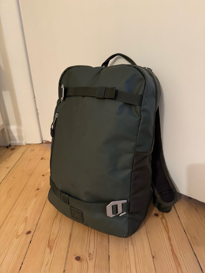 Db Essential 17L Grön