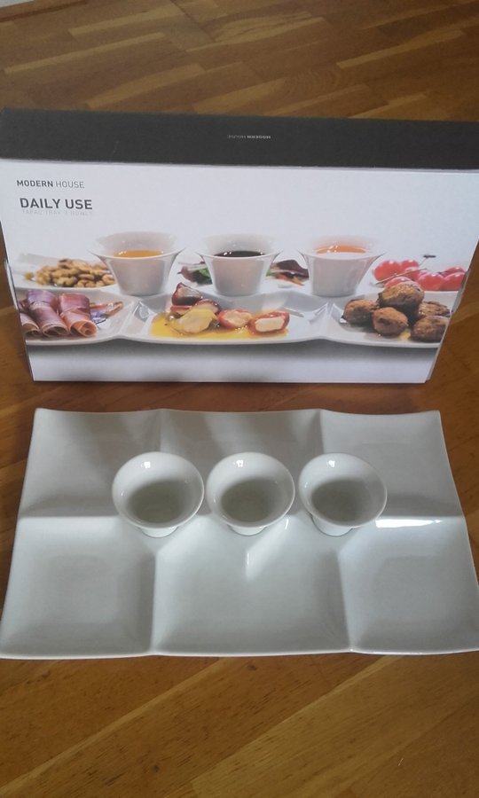 HELT NY! Daily Use Snacks- och Tapasfat 41x25 cm med 3 skålar i vitt porslin.