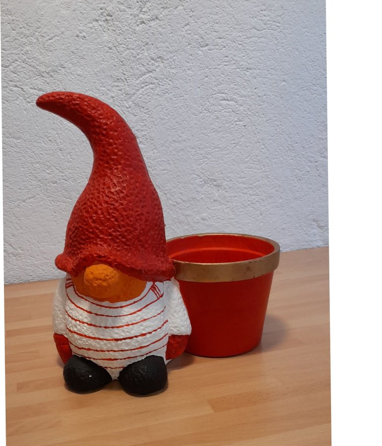 Tomte med kruka eller godisskål