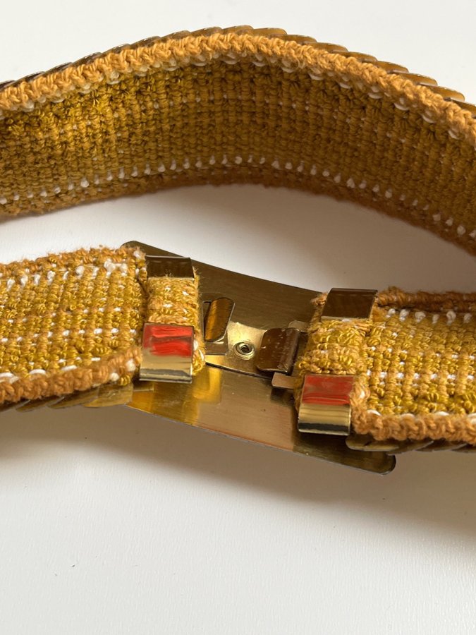 Amazing vintage gold scale stretchy belt