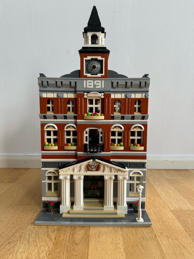 LEGO Creator Expert - Town Hall (10224)