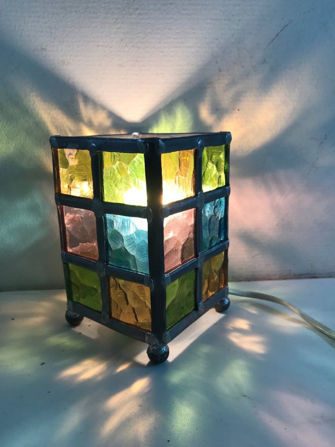 BLYINFATTAT GLAS lampa