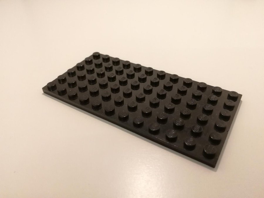 Lego - platta - plate - 6x12 - part 3028 - svart