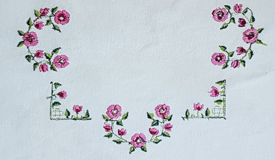 Handbroderad duk, svenskt hantverk. Jugend retro vintage rosa/röd + vaniljfärg