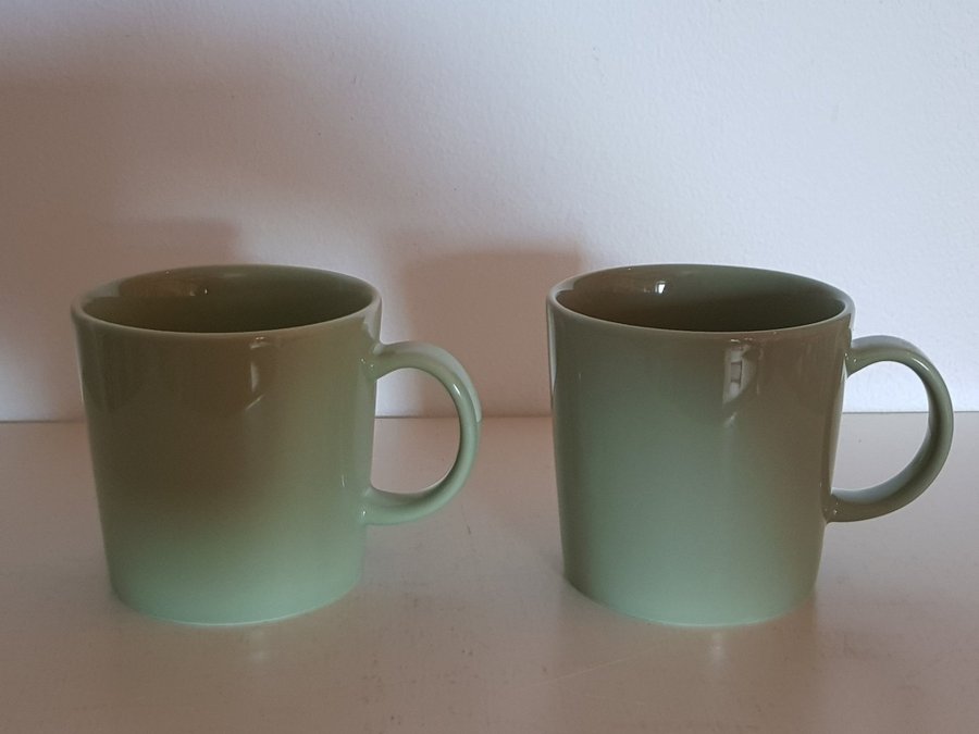 2 st muggar/kaffemuggar i serien Teema, Iittala, designade av Kaj Frack