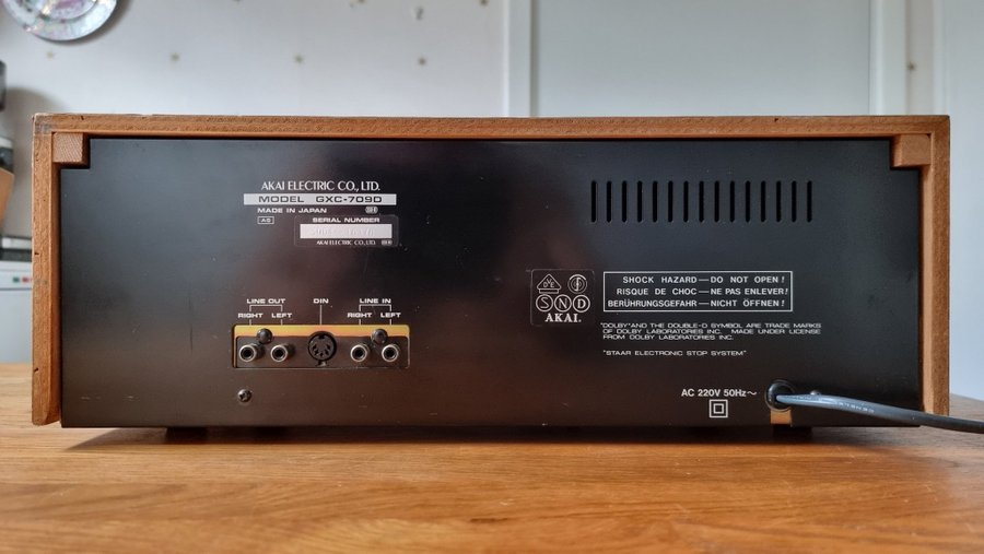 AKAI GXC-709D High-Fidelity Stereo Cassette Deck