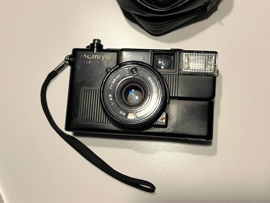 Mamiya 135 EF 35 mm point and shoot camera 38mm f/2.8 Prime Lens