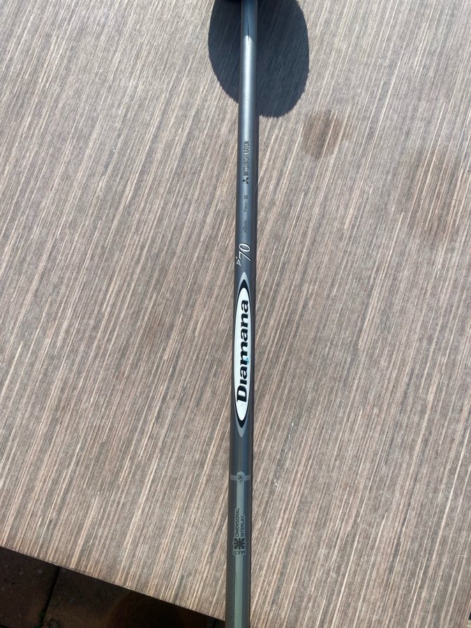 Titleist 915D2 Driver 105° med Diamana D+70 skaft