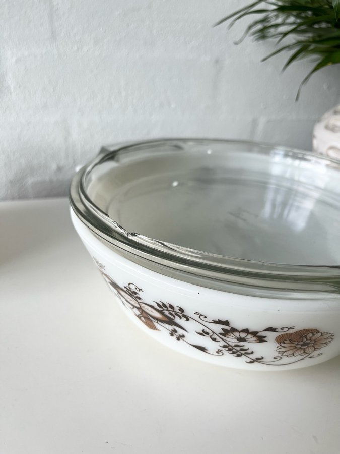 Vintage Pyrex fade med låg