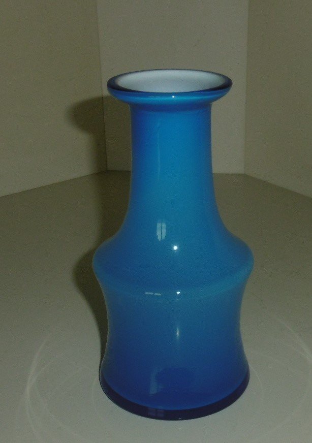 Vas. Alsterfors glasbruk. PO Ström. H. 17,5cm.