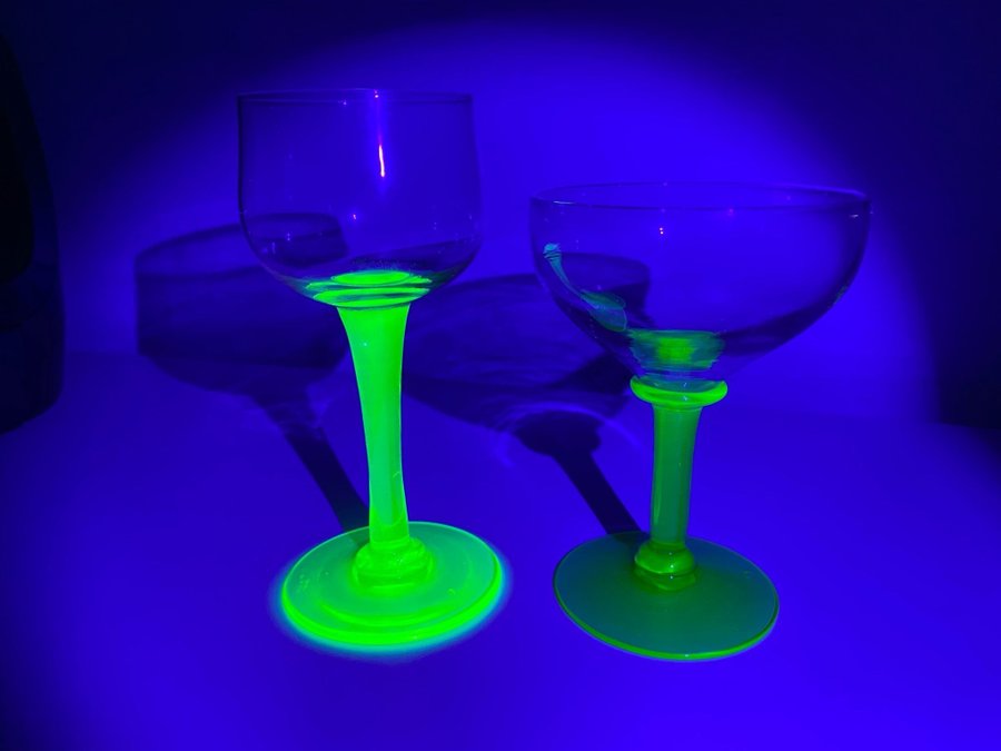 2 spritglas - uranglas, uran, glas, uranium glass - antik, vintage