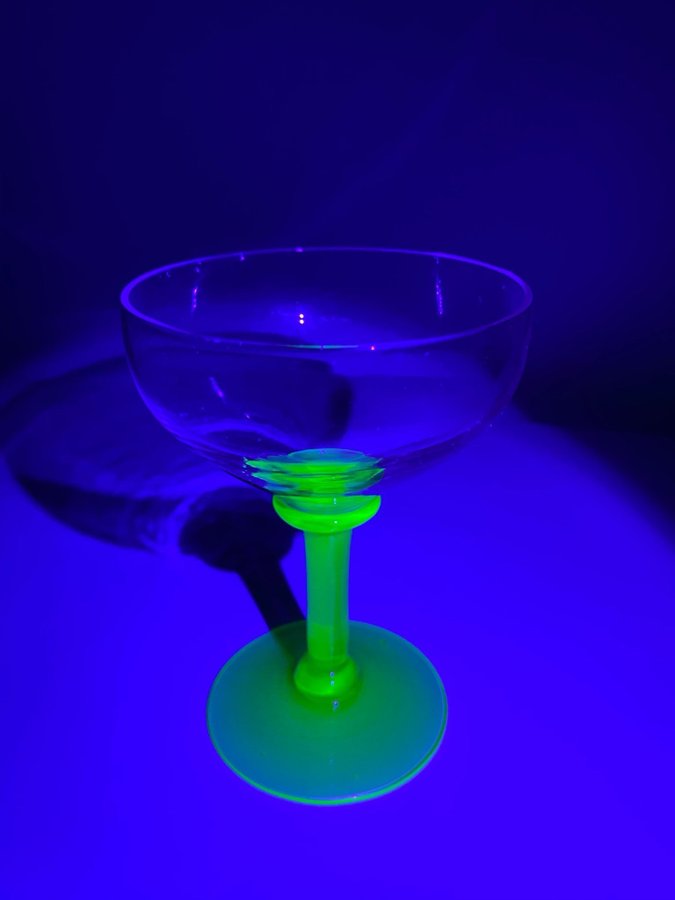 2 spritglas - uranglas, uran, glas, uranium glass - antik, vintage