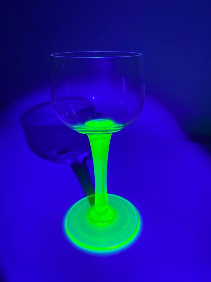 2 spritglas - uranglas, uran, glas, uranium glass - antik, vintage