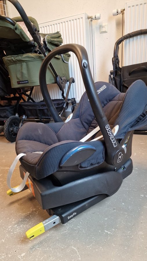 Maxi-Cosi Cabriofix bilbarnstol med EasyFix bas