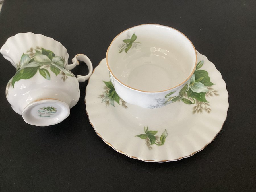 Royal Albert Bone China Trillium sockerskål tallrik mjölkkanna