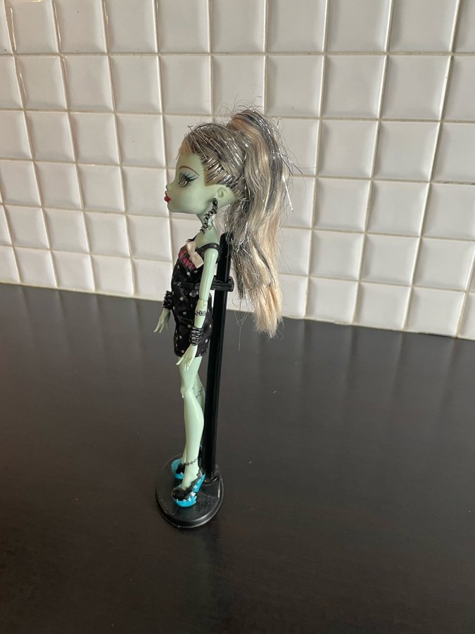 Monster High GENERATION 1 Sweet 1600 Frankie Stein Doll