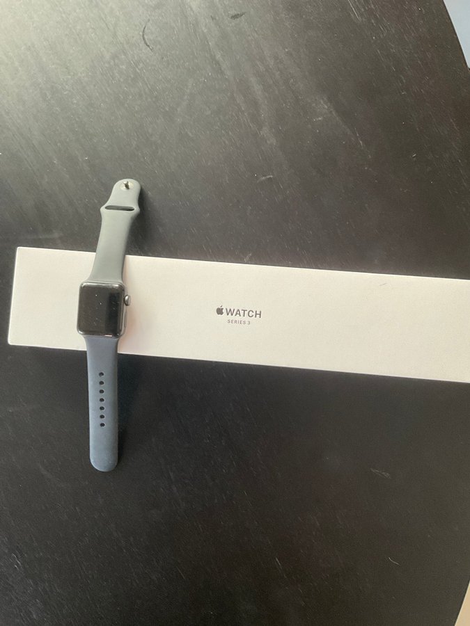 Apple Watch Series 3 GPS 38mm Svart