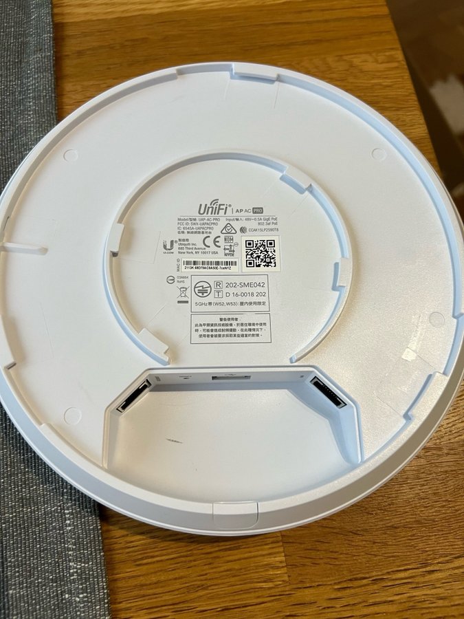 Ubiquiti UniFi AC Pro