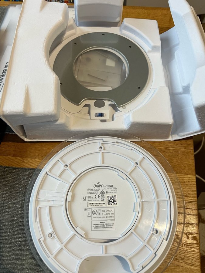 Ubiquiti UniFi AC Pro