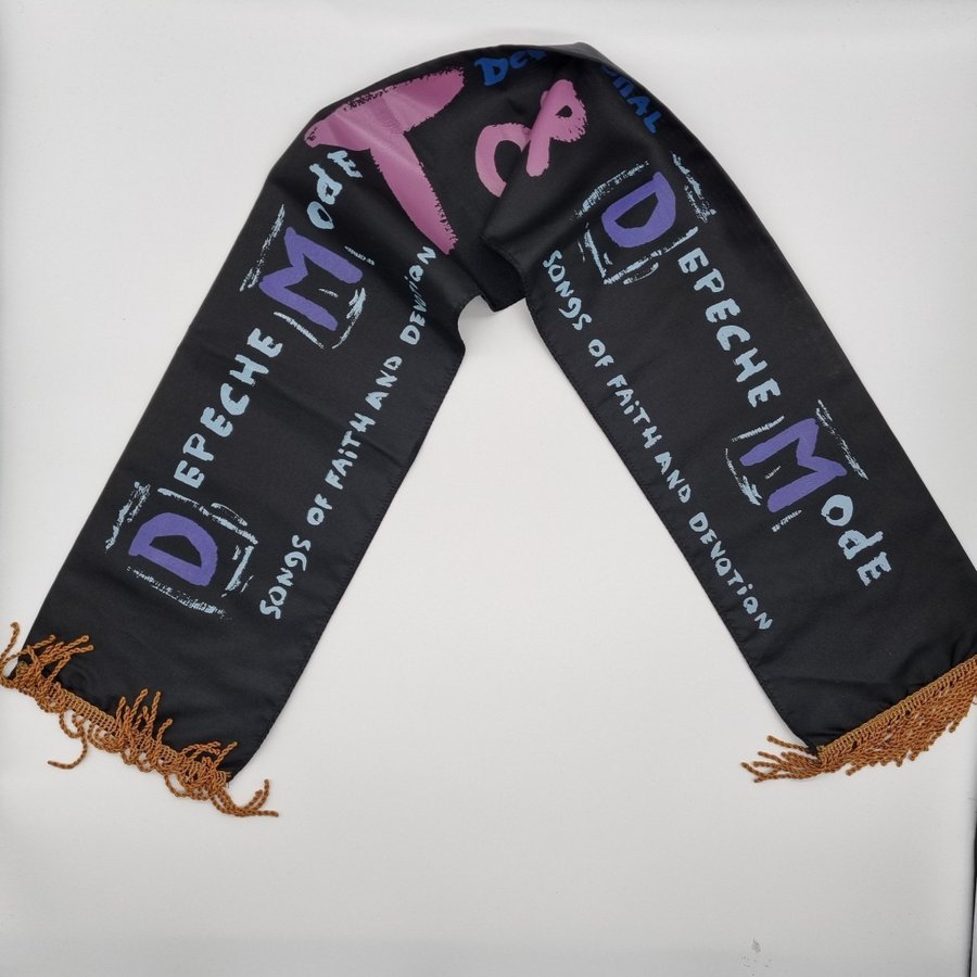 tour scarf