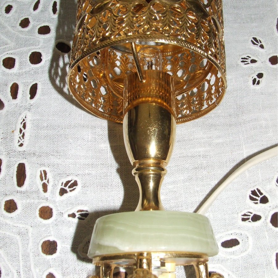 Snygg bordslampa- fönsterlampa med marmorsockel- VINTAGE