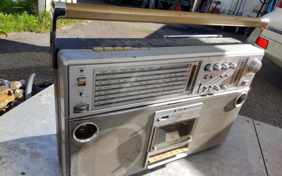 BOOMBOX-STEREO "SILVER ST-858" RETRO! 80-tal? REPOBJEKT!