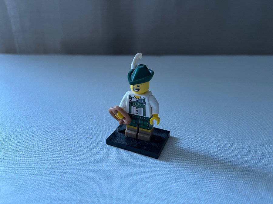 Lego Minifigur - Pretzel guy/Lederhosen serie 8