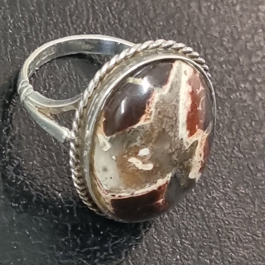 Vintage silver ring med snygg sten (sterling silver)