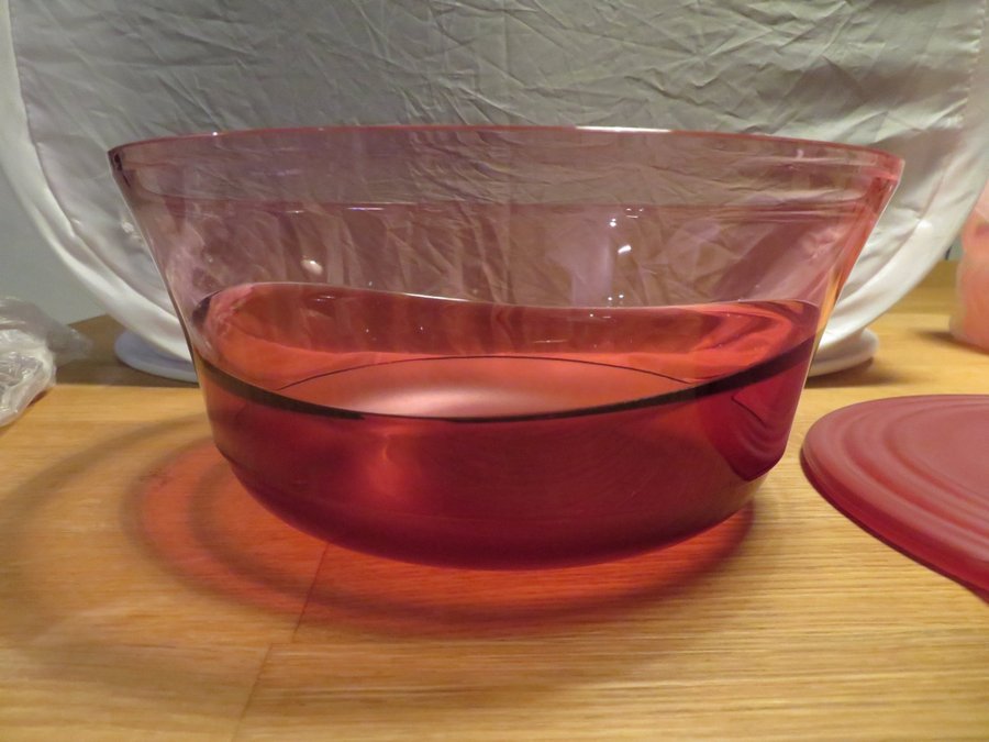 *** Tupperware Elegance 2.3l med lock och salladsbestick (NY) ***