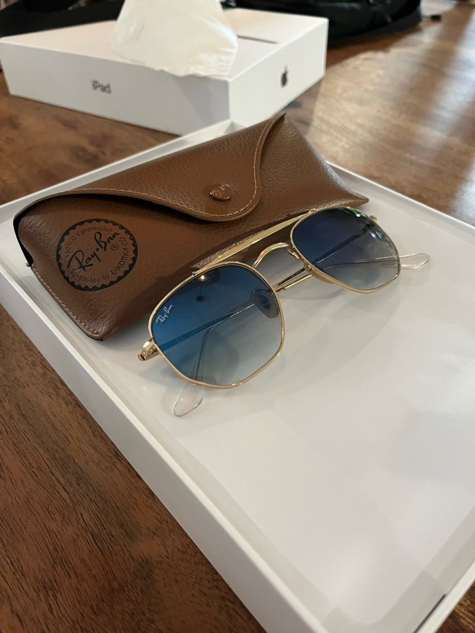 Ray-Ban Solglasögon (topp skick)