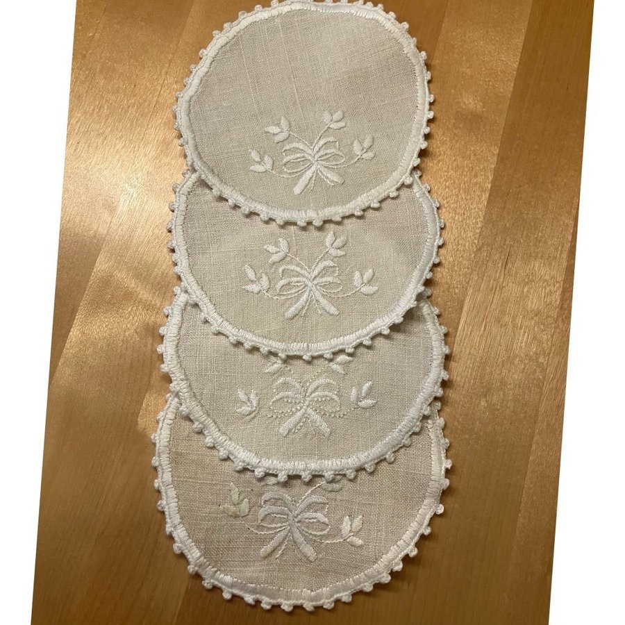 4 st. Broderade Underlägg