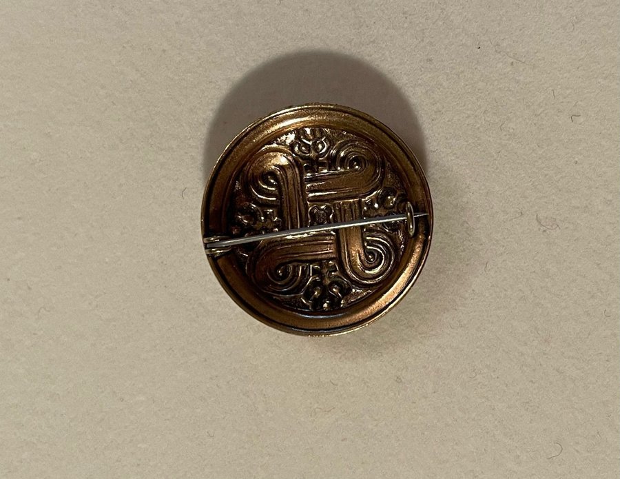 Kalevala Hannunvaakuna brooch