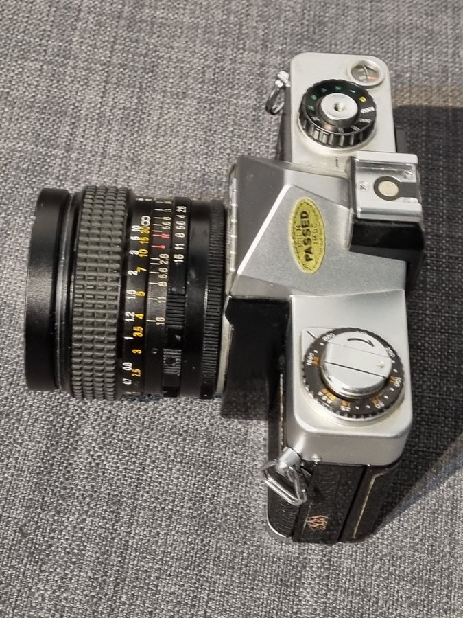 Carena SLR kamera med Soligor 28mm objektiv