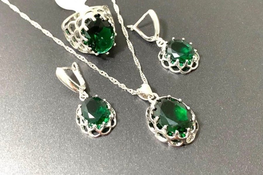 Lush Green Silver 925 jewelry set - necklace ring earrings- stone queen