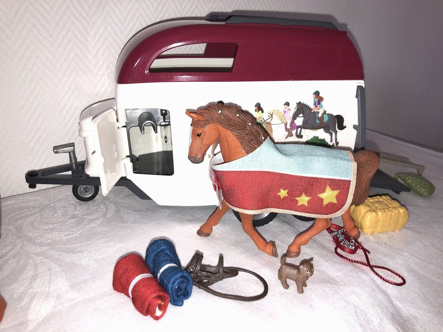 Schleich (42535) Horse Club Äventyr med bil och hästsläp