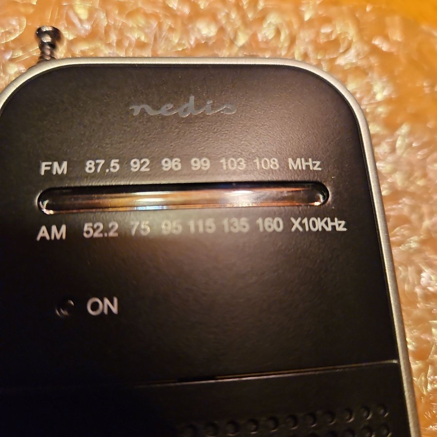 Nedis FM- radio 15w aluminium Nödradio