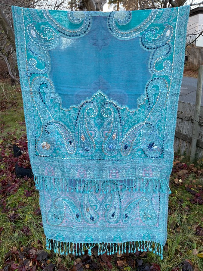 Ny Handbroderad Sjal Halsduk av 100% Kokt Ull från Nepal, ca 200 x 75 cm No.15