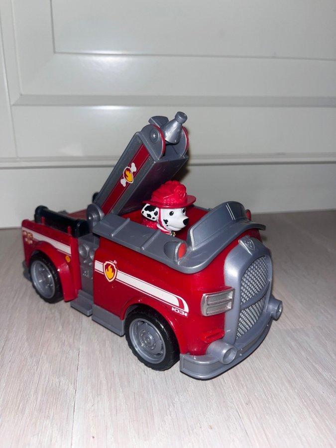 PAW PATROL stor Brandbil med Marshall figur