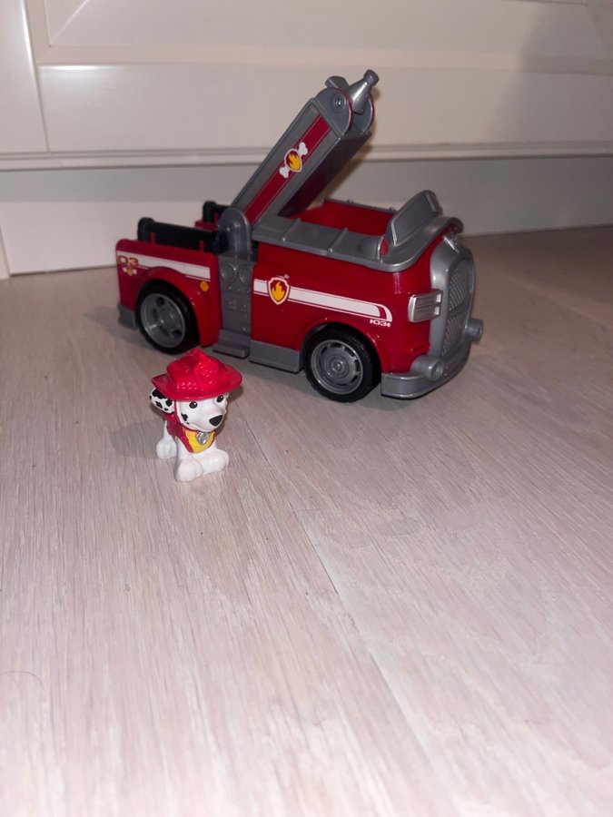 PAW PATROL stor Brandbil med Marshall figur