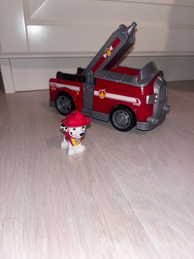 PAW PATROL stor Brandbil med Marshall figur